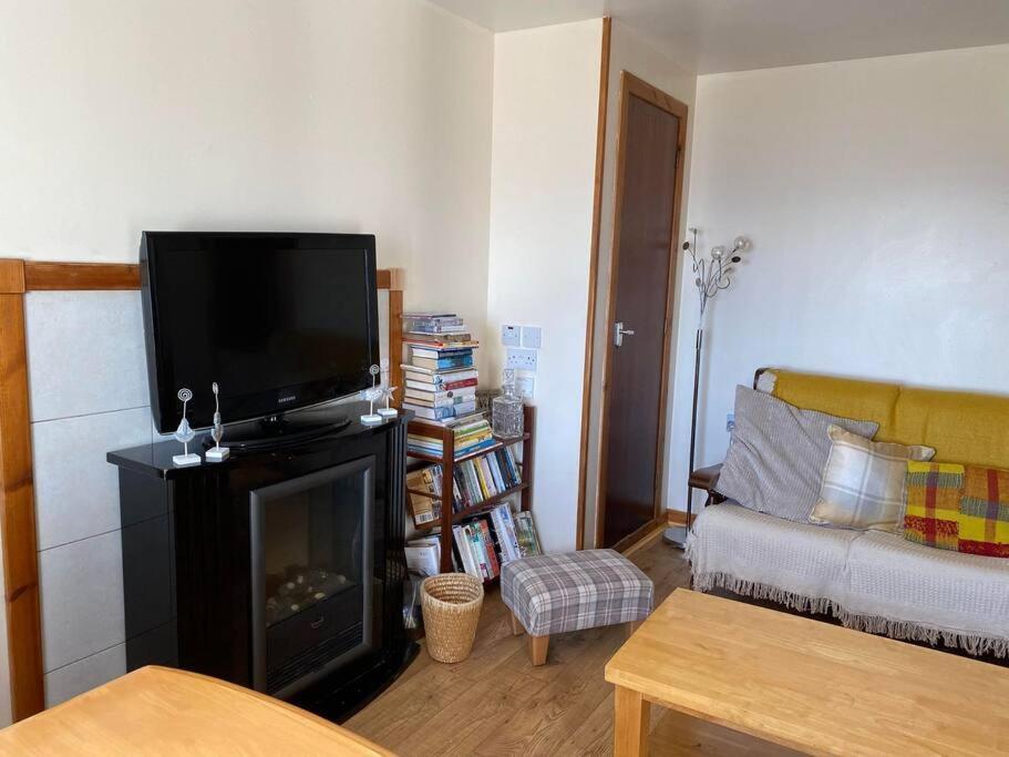 2 Bedroom House Overlooking Pierowall Bay, Westray Eksteriør billede