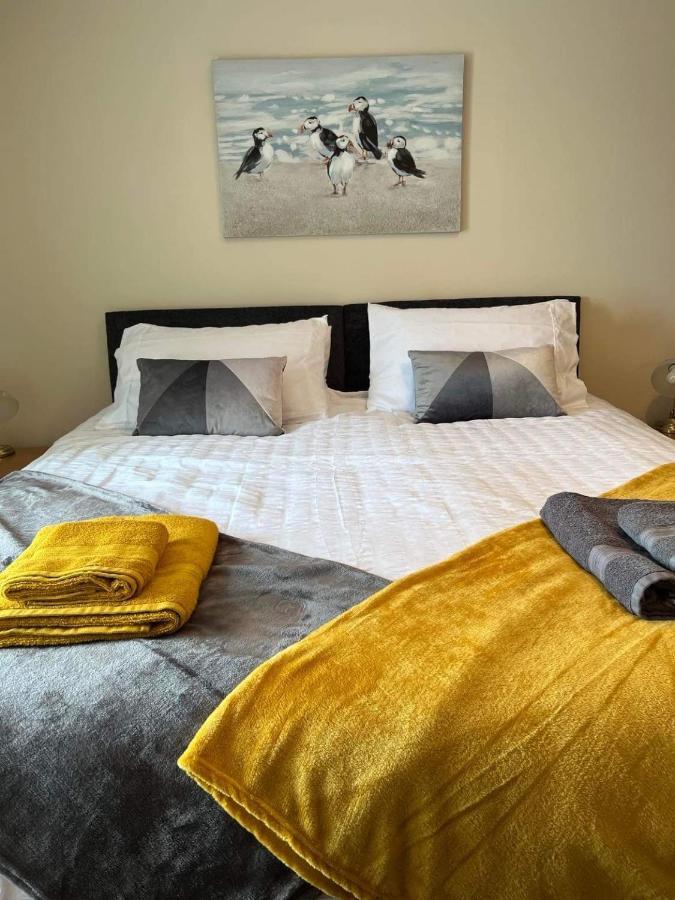 2 Bedroom House Overlooking Pierowall Bay, Westray Eksteriør billede