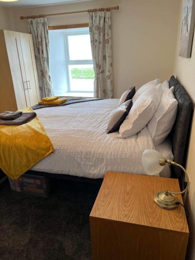 2 Bedroom House Overlooking Pierowall Bay, Westray Eksteriør billede