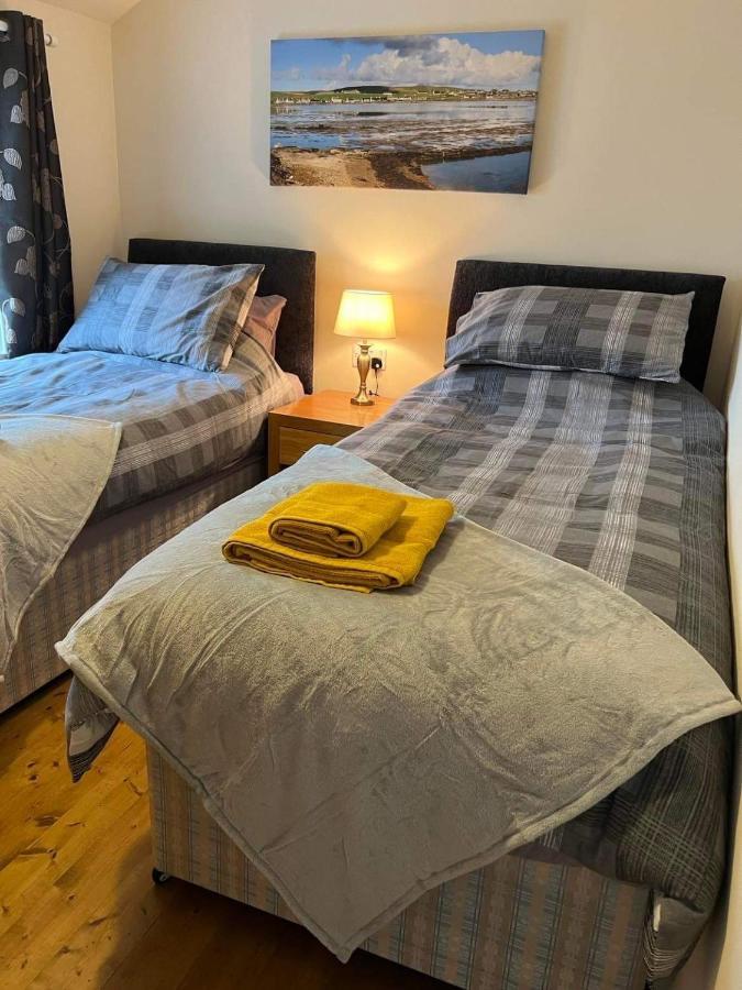 2 Bedroom House Overlooking Pierowall Bay, Westray Eksteriør billede