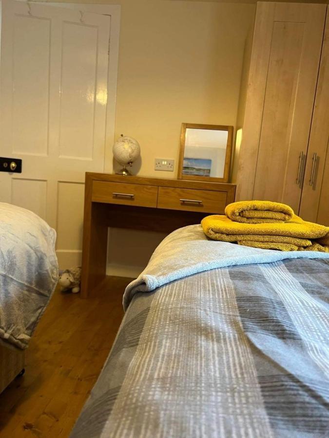 2 Bedroom House Overlooking Pierowall Bay, Westray Eksteriør billede