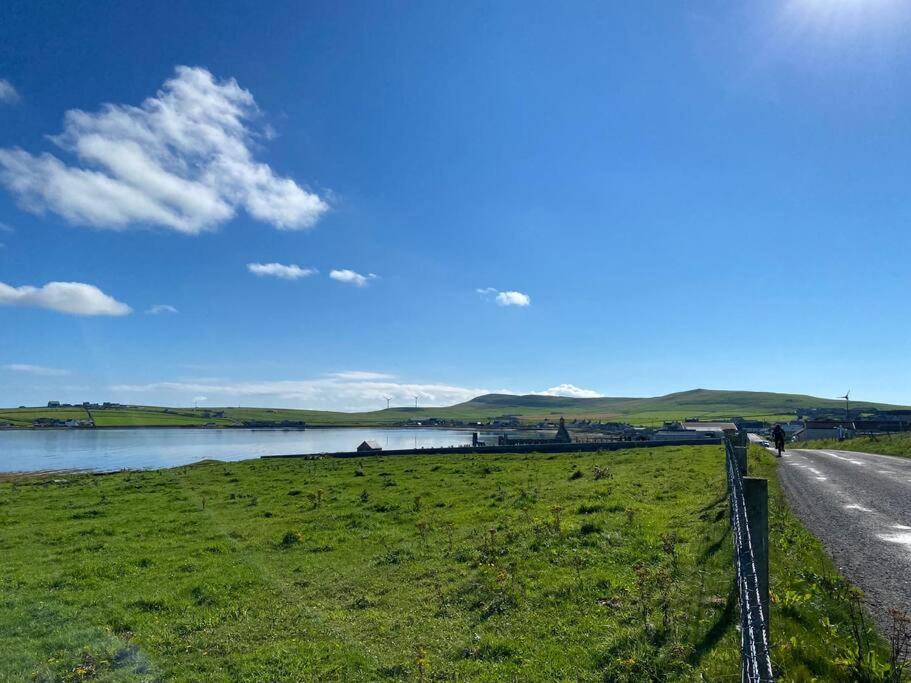 2 Bedroom House Overlooking Pierowall Bay, Westray Eksteriør billede